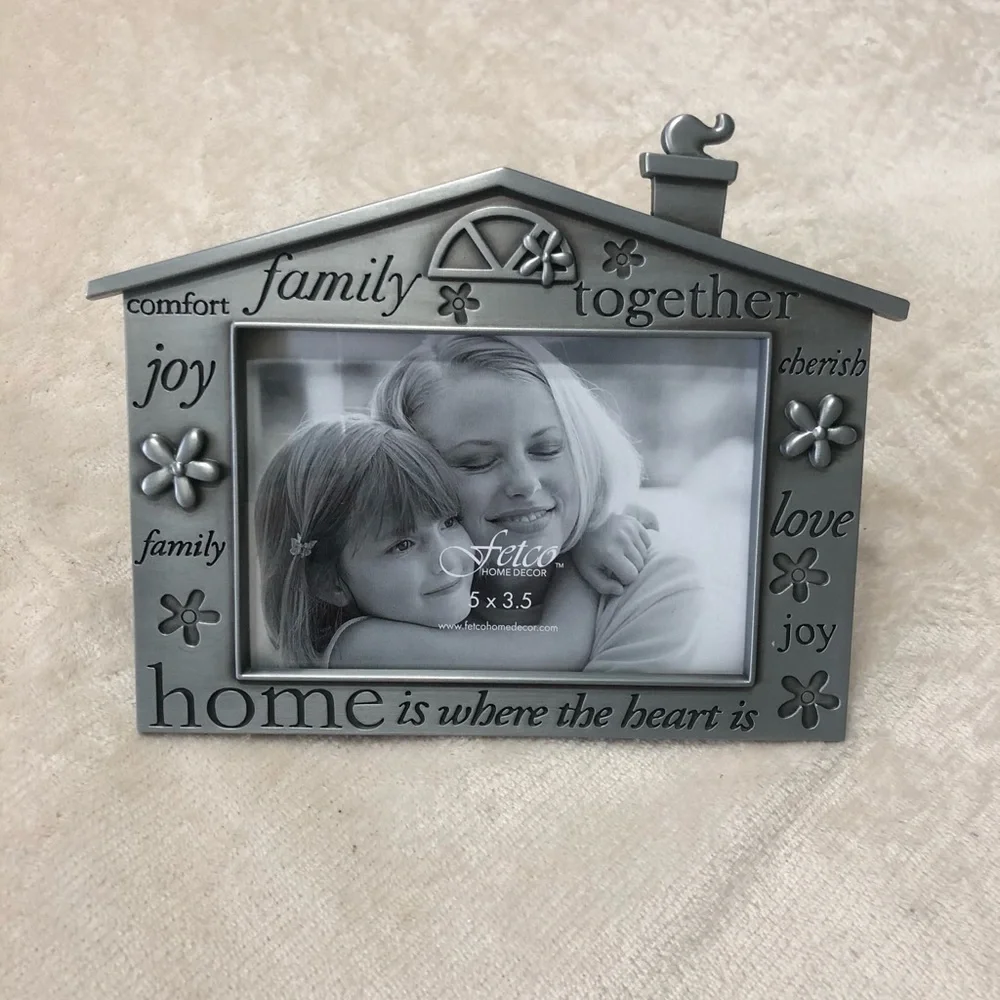 Fetco Home Decor Family Picture Frame NWT
